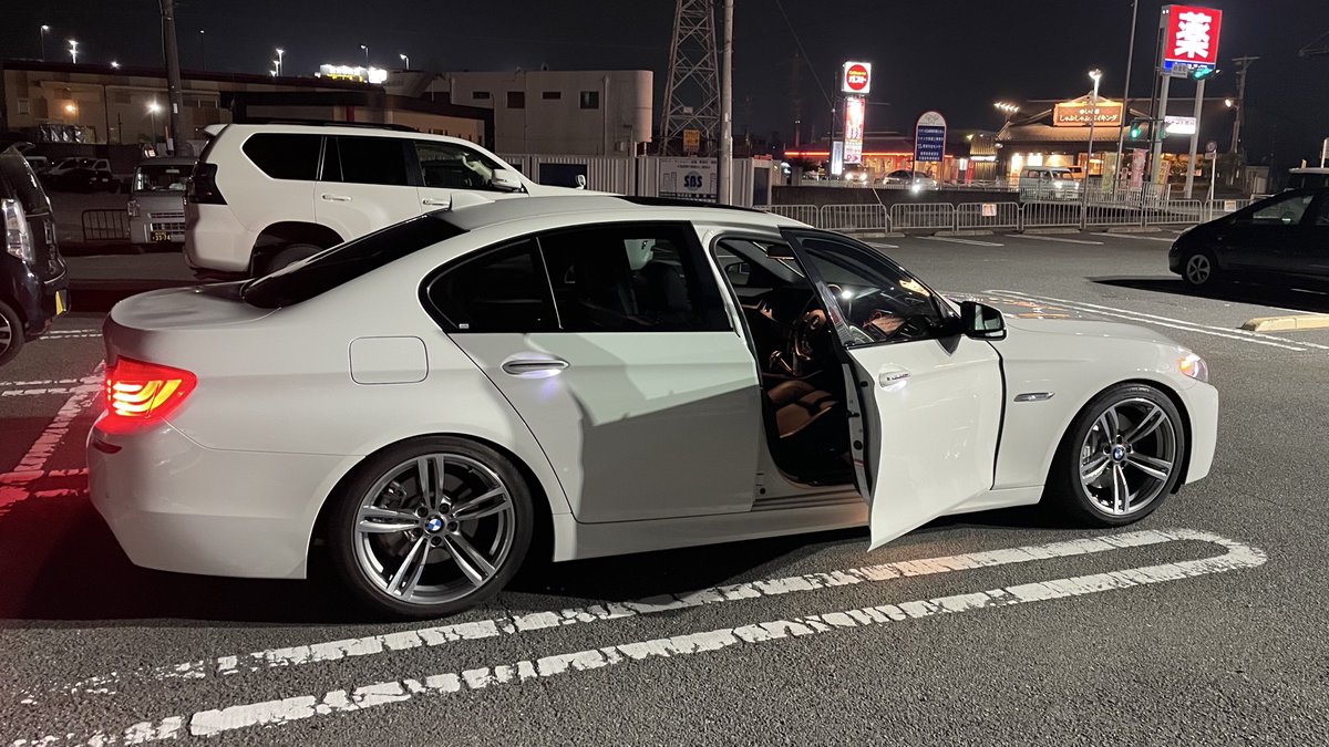 平日に洗車してもうた