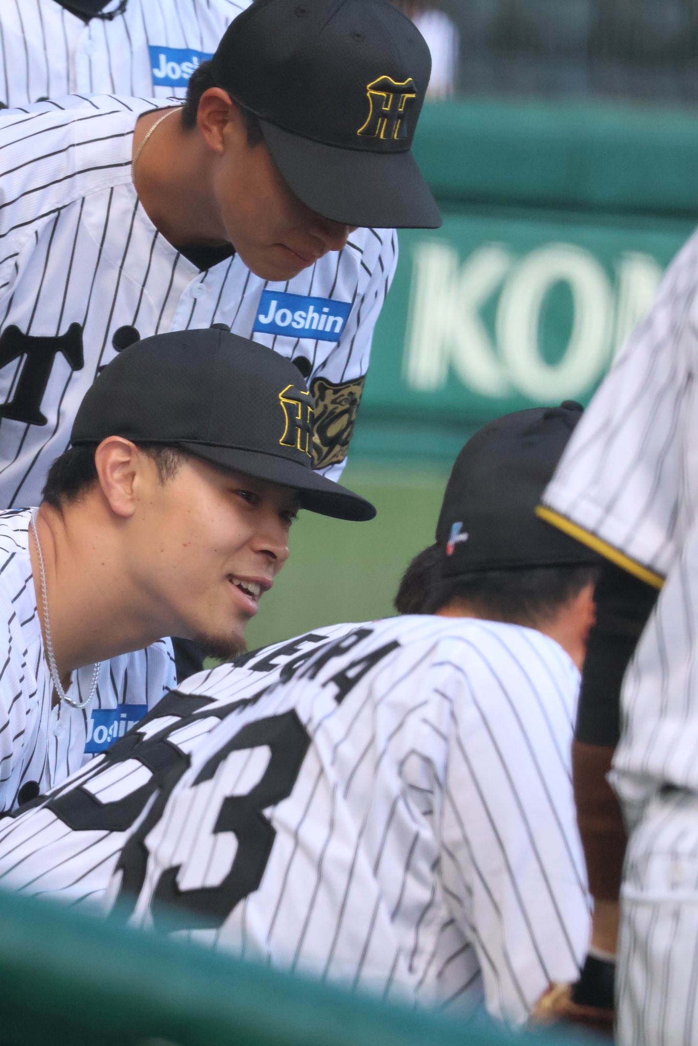 阪神タイガース　佐藤輝明　サイン入帽子 2025年最新】佐藤輝明サインの人気アイテム - メルカリ