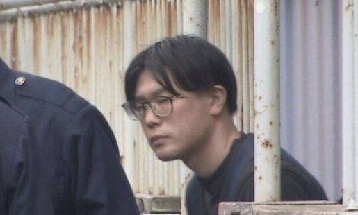 保釈中にまた性犯罪。さらに余罪7件。それでも懲戒免職にならずに停職処分。本人依願退職で退職金ゲットという構図。道警は本当に処分が甘い。

保釈中の24歳男性警察官がプリクラで女子高校生のスカート内を盗撮　スマホを調べると6人に対して7件の余罪が発覚　停職6か月
news.yahoo.co.jp/articles/e247d…