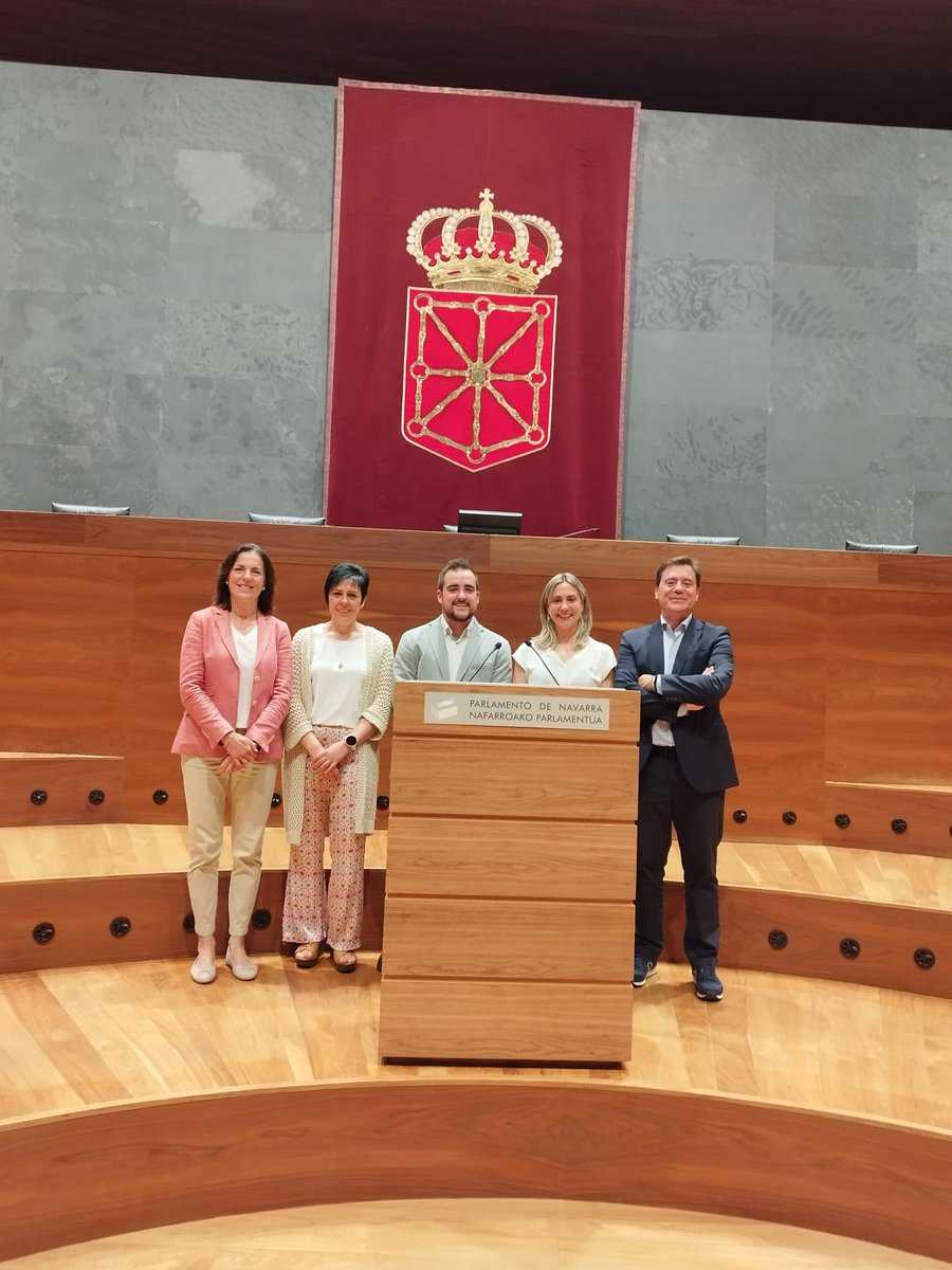 Presentado <a href="/RuraldomusNav/">Rural Domus</a>  en el Parlamento foral <a href="/parlamentoNA/">Parlamento de Navarra / Nafarroako Parlamentua</a> 
✅ 32 personas formadas en cuidados
✅ Más de la mitad ya con empleo
✅ Apoyo unánime de todos los grupos
¡Transformamos los cuidados en el medio rural! 💚
📽️goo.su/QGIRm
<a href="/ArreguiClinica/">Clínica Josefina Arregui</a> <a href="/OHSanJuandeDios/">San Juan de Dios España</a>