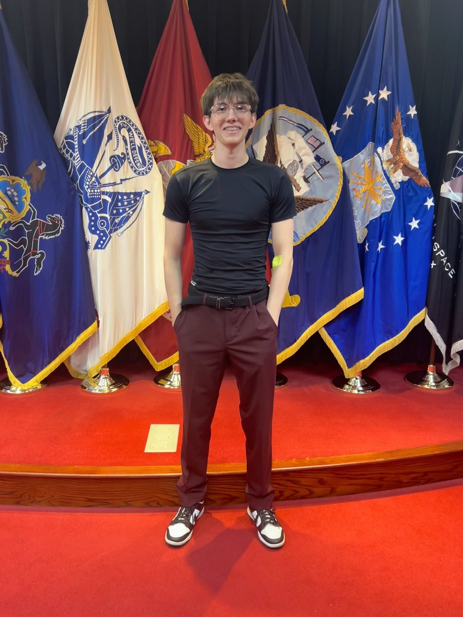 Shoutout to our newest 12G who made the smart move joining the Guard as a first choice—not a backup plan. 🇺🇸
Because of his job, he’s headed to Alaska next year 🏔️ and earning full tuition, monthly pay, and career training. Let’s get it! 💥
#ArmyNationalGuard #Norwich