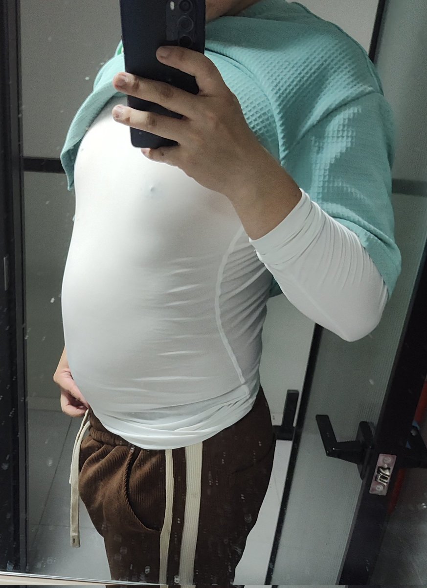 纯白色紧身控玩家 tweet media