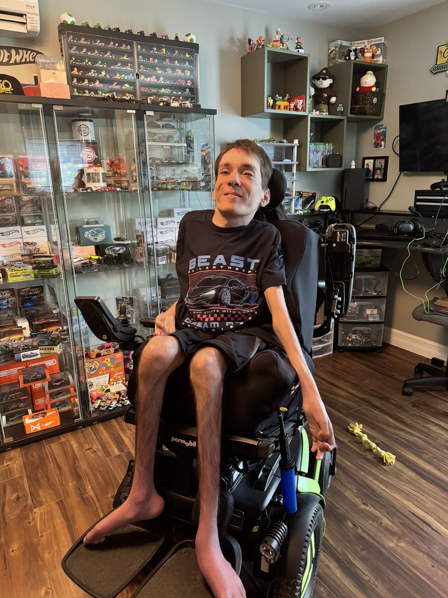 jordanlowe175's tweet photo. Yo @MrBeast I watched the video on your #BeastPhilanthropy channel where you gave kids with disabilities the opportunity to ride in super cars, and I thought that was awesome! As a full-time wheelchair user myself and a car guy, I had to order this T-shirt I love the design https://t.co/yghW4bNmYd