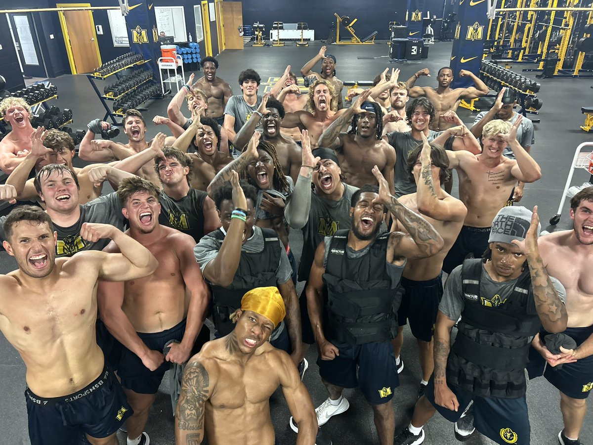 CoryJSullivan's tweet image. Great energy all day from all 4 groups! But huge shout out to the Defense Skill group for finding a way to F I N I S H 😤😤 @WrightJody @RacerFBAlumni