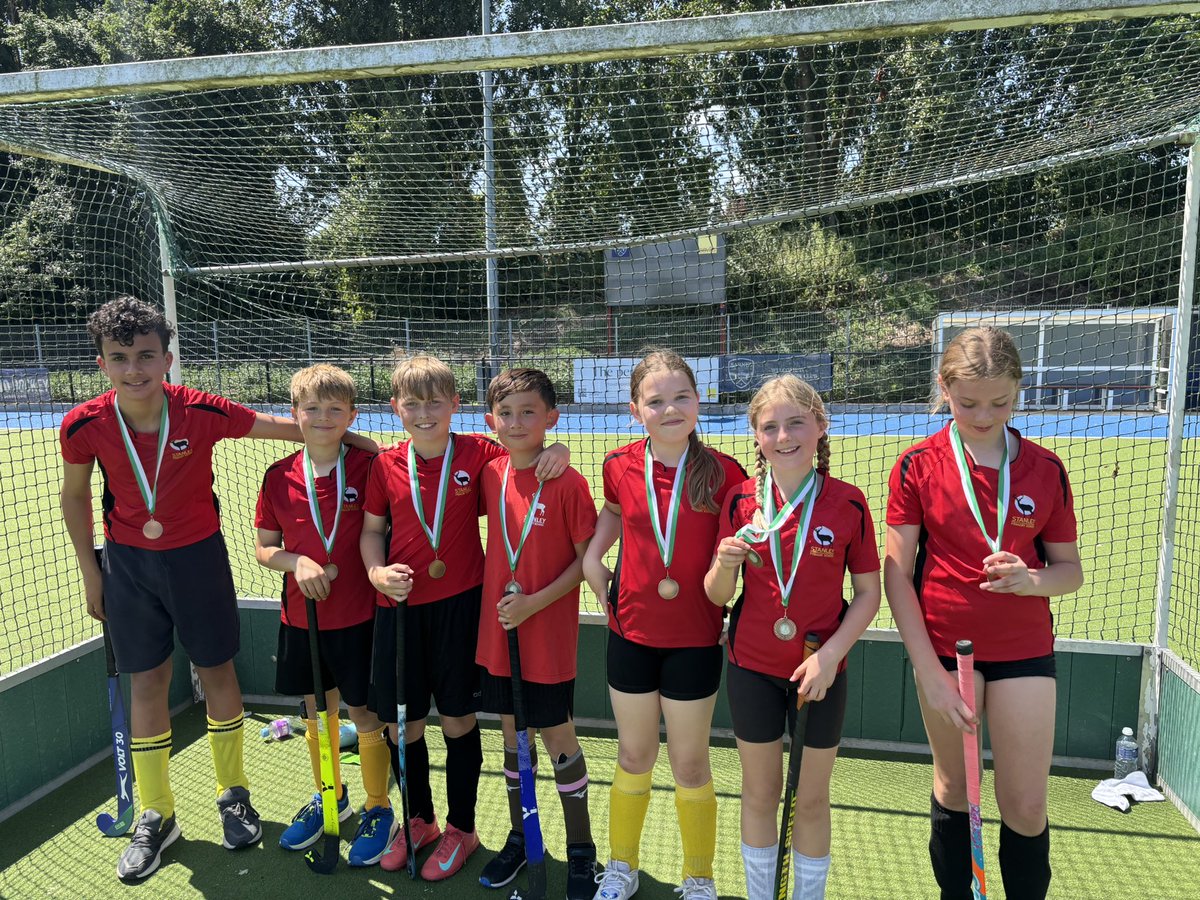 3rd Place for the hockey team 🏑