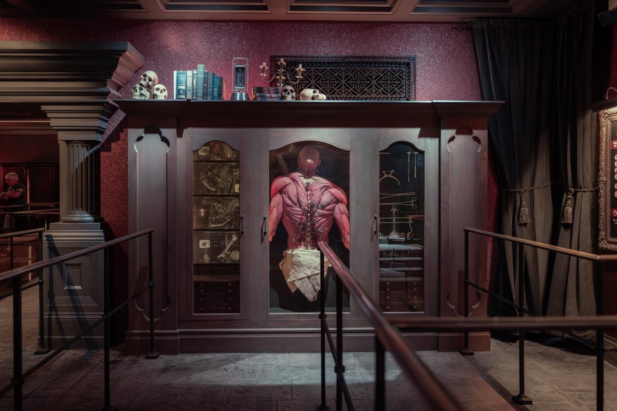 All around Henry's study, there are pulled back curtains from his chalkboards and display cases. He designed his lab so he could hide his guilt in seconds, but never stop the work.

📸: <a href="/OrlandoInformer/">Orlando Informer</a> 
#MonstersUnchained #EpicUniverse