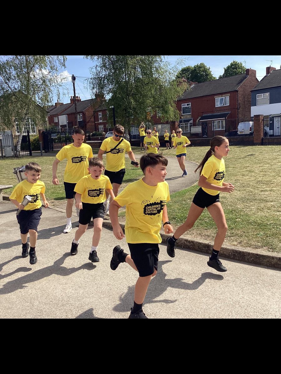 AnstonBrook's tweet image. Our Children’s Capital of Culture Baton Relay team! 🏆💛@ccoc_roth2025 @WhiteWoodsPAT1