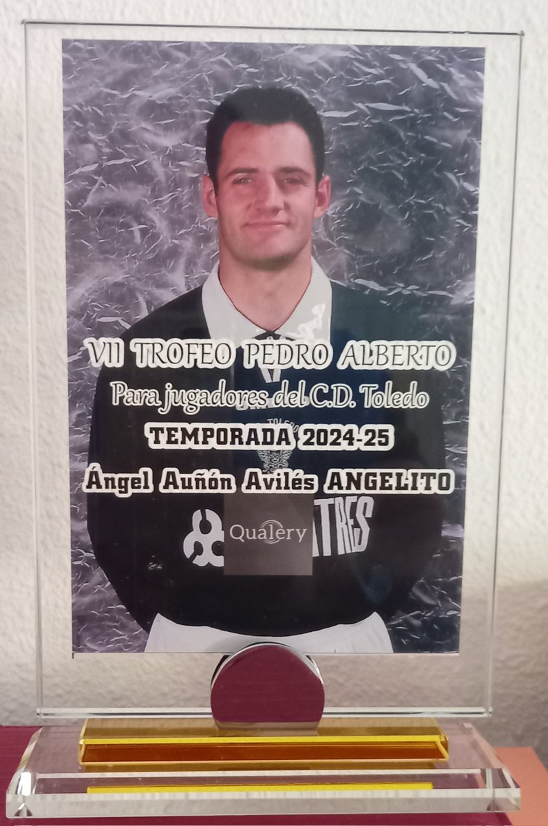 Valentín dela Fuente (@toledoverde) on Twitter photo <a href="/Angelitoangel03/">🚀 ANGELITO 🚀</a> gracias por haber dado todo por nuestro querido club.
Has pasado a la historia como uno de los pocos, solo 74, que ha sumado la centena con esta camiseta.
Por mi parte muy feliz de poder entregarte, muy merecidamente, el Trofeo Pedro Alberto
Mucha suerte 💚🦅 <a href="/Angelitoangel03/">🚀 ANGELITO 🚀</a> gracias por haber dado todo por nuestro querido club.
Has pasado a la historia como uno de los pocos, solo 74, que ha sumado la centena con esta camiseta.
Por mi parte muy feliz de poder entregarte, muy merecidamente, el Trofeo Pedro Alberto
Mucha suerte 💚🦅
