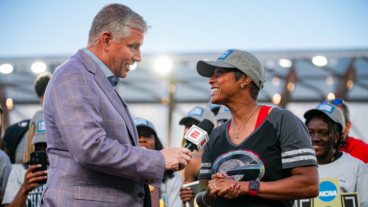 Georgia Track + Field (@ugatrack) on Twitter photo Track & Field's 🏆 at the #NCAATF Championships capped an unforgettable year for <a href="/UGAAthletics/">Georgia Bulldogs</a>
➡️gado.gs/daf
#GoDawgs | #NCAATF Track & Field's 🏆 at the #NCAATF Championships capped an unforgettable year for <a href="/UGAAthletics/">Georgia Bulldogs</a>
➡️gado.gs/daf
#GoDawgs | #NCAATF