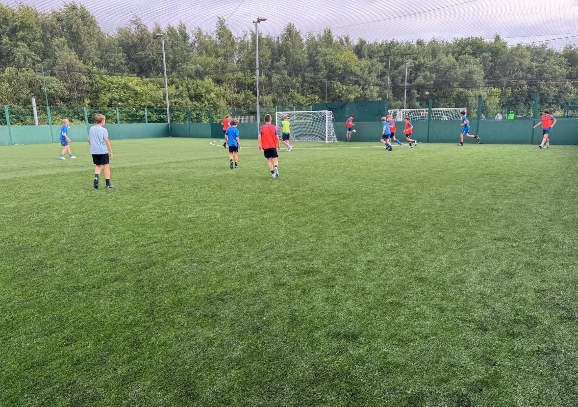 Good to be back at it last night &amp; tonight.
Boys looking fit &amp; ready for this year ⚽️