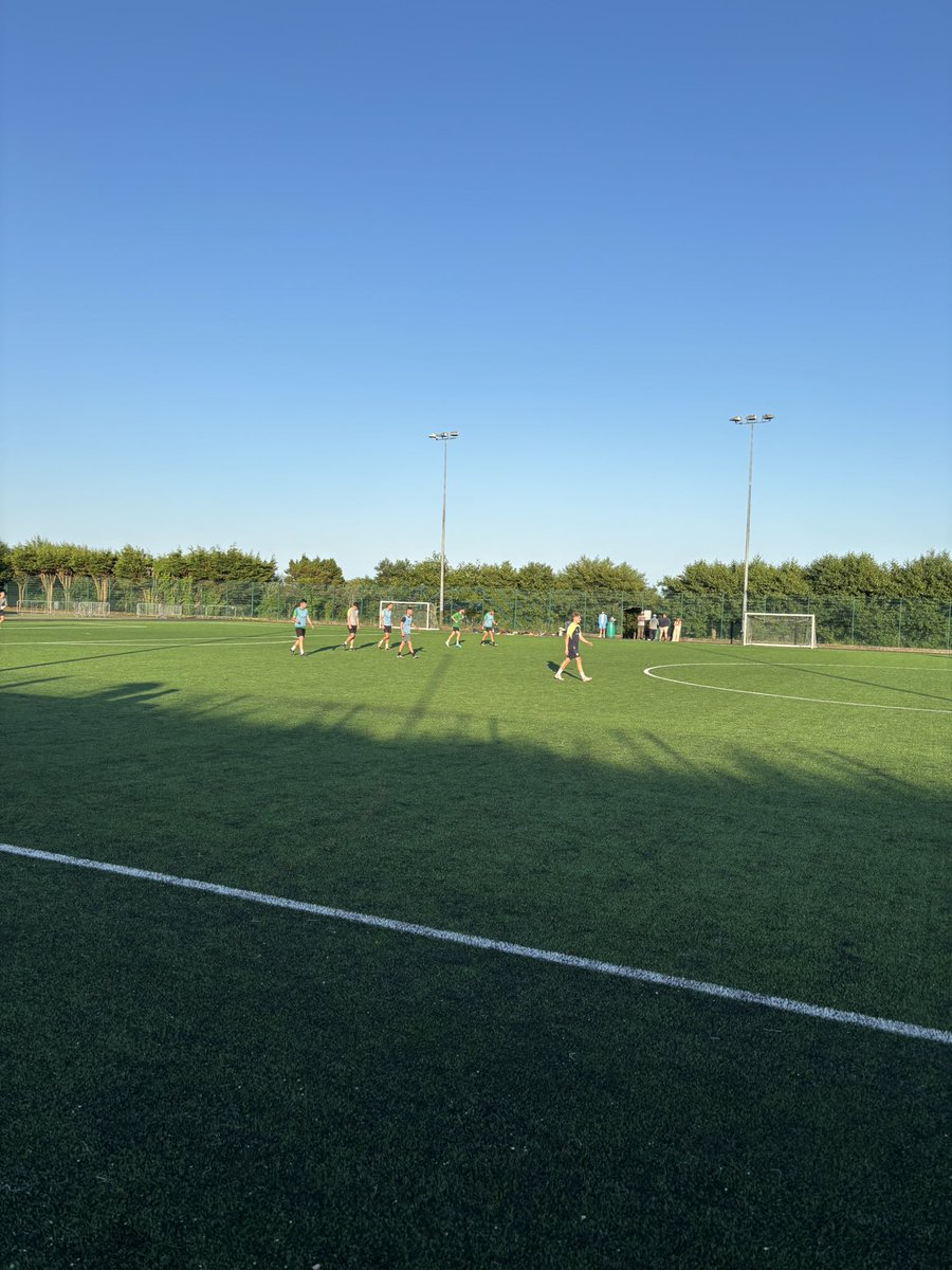 TRAINING - ⚽️ 

The boys were back at it tonight for their first training session. Good numbers and top efforts in the heat ☀️ 

💚🖤