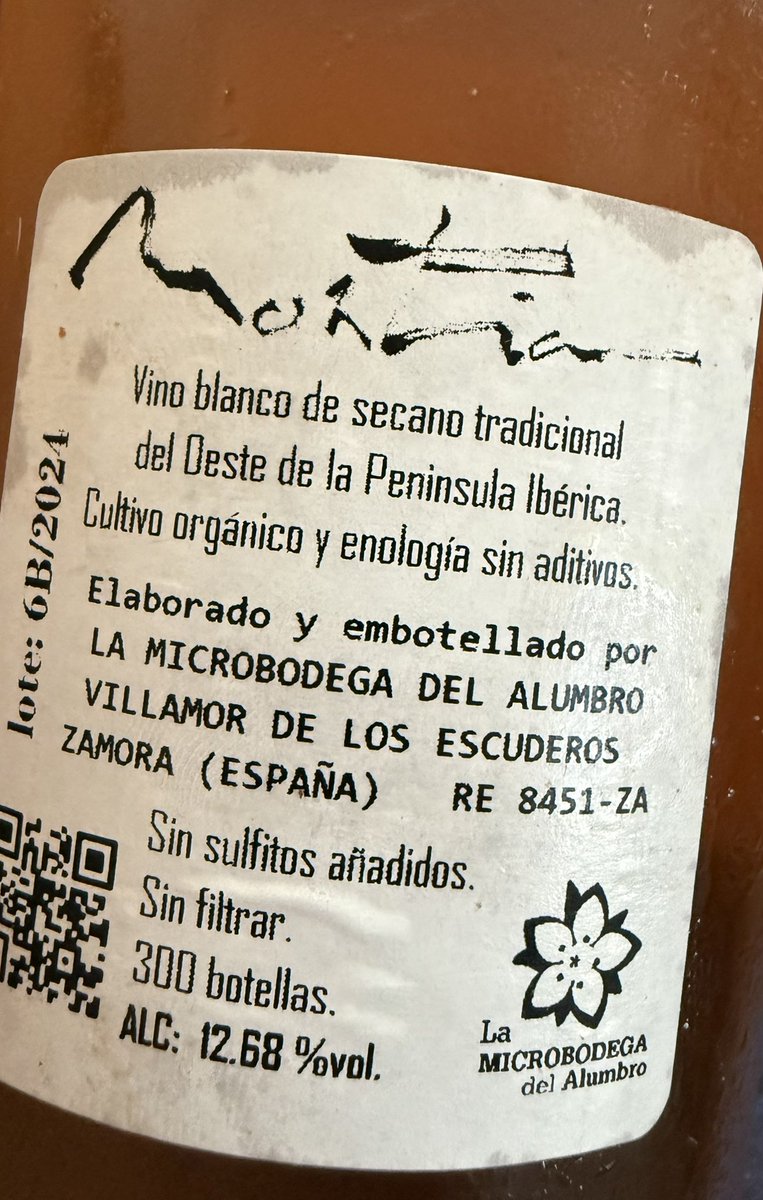 JavierInfanteB's tweet image. Este mes los chicos de @montiaresta se han salido. El vino, el mejor que @danimontia ha seleccionado hasta el momento. El postre (para mi gusto normalmente algo empalagoso), las fresas con saúco junto a la stracciatella de Cabezuela, absolutamente extraordinario, memorable. Bravo