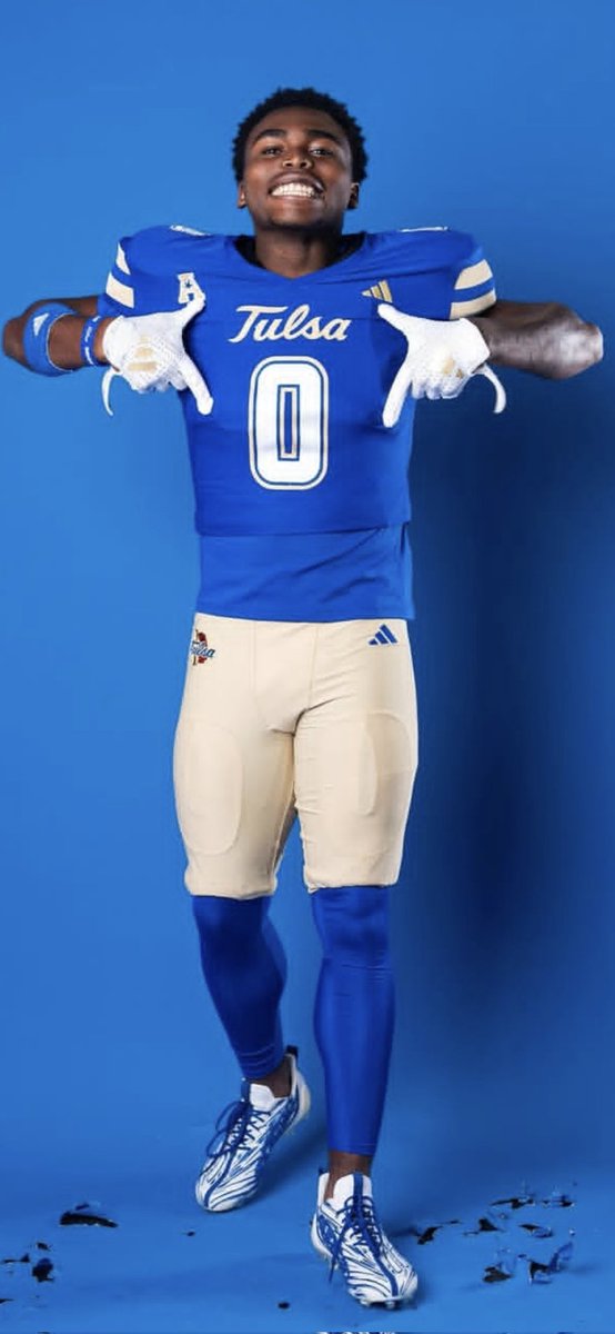 KeilanKc's tweet image. We had an amazing Official Visit this past weekend @TulsaFootball
Thank you to the staff and coaches. We are 🔐 in🌀🌀
@TeamKamMartin @CoachTreLamb9
@GoldenHurricane @Switz @HuttoHS_Fball @Coach_ro2 @CoachEReinhart @CoachBRobbins @MikeRoach247 @RivalsFriedman