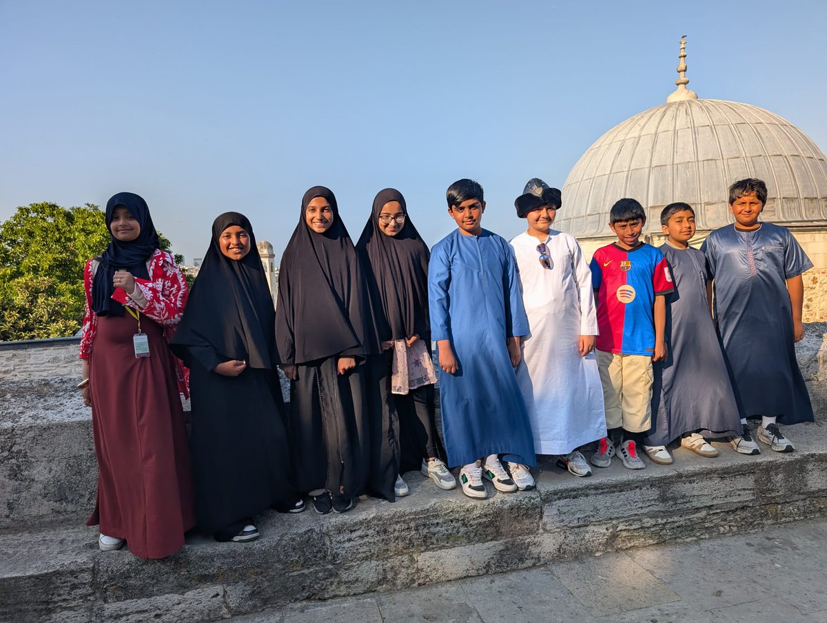 Year 6 enjoy the hill top views in the gardens of the Suleymaniye Mosque.
#Istanbul
#Islamiccivilisation
#MakingMemories
#WeAreStar