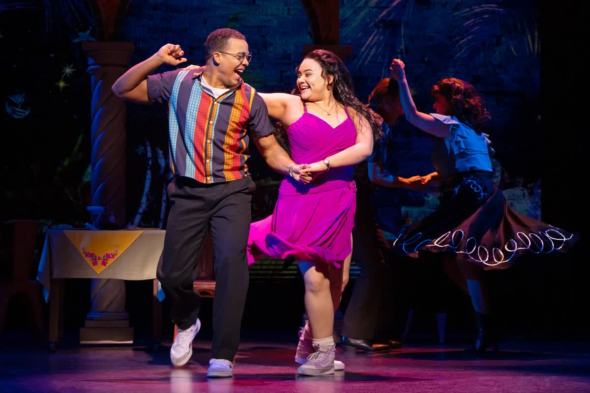 TCFStyle's tweet image. Broadway Just Got Curvier: Don't Miss 'Real Women Have Curves!' by 
Laugh, cry, and cheer for a cast that truly represents us! 🎉 Real Women Have Curves is bringing the heat to Broadway. Get all the details in our... #RepresentUs #PlusSizeJoy #BroadwayHeat thecurvyfashionista.com/real-women-hav…