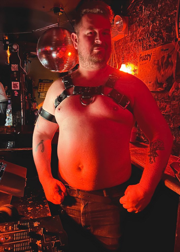 We had a great chat with Dave Stringer Hughes about music in the bear scene and some of his favorite club nights in NYC and around the country. 

bearworldmag.com/we-meet-dave-s…