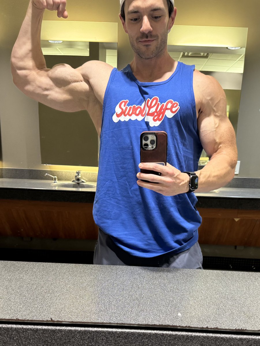 Last workout before the show!

Wednesday - upper pump
2 sets Incline Nautilus Chest
2 sets Flat Nautilus Chest
2 sets Matrix Pec Deck
2 sets Flat LF Lever Chest Press
2 sets HS Military Press
2 sets LF Lateral Raises
2 sets Cambered Tri Pushdowns
2 sets Preacher Curl Machine
2