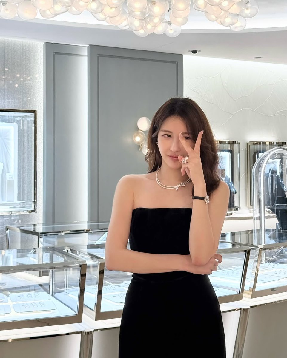 chrrasejiah's tweet photo. คิดถึงพี่สาวคนสวย มีโอกาสกลับมาเล่นละครมั้ยคะพี่คนนี้ https://t.co/fwr5V04OO2