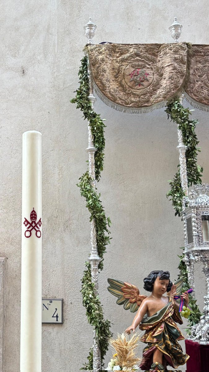 Hermandad del Amor (@hdad_amor) on Twitter photo El exorno floral del altar, en tonos pontificios, ha sido realizado magistralmente por <a href="/JaviGrado/">Grado Floristería</a> y está compuesto por mini calas, craspedia, tanacetum, spider y lisianthus.
¡Alabado sea el Santísimo Sacramento! El exorno floral del altar, en tonos pontificios, ha sido realizado magistralmente por <a href="/JaviGrado/">Grado Floristería</a> y está compuesto por mini calas, craspedia, tanacetum, spider y lisianthus.
¡Alabado sea el Santísimo Sacramento!