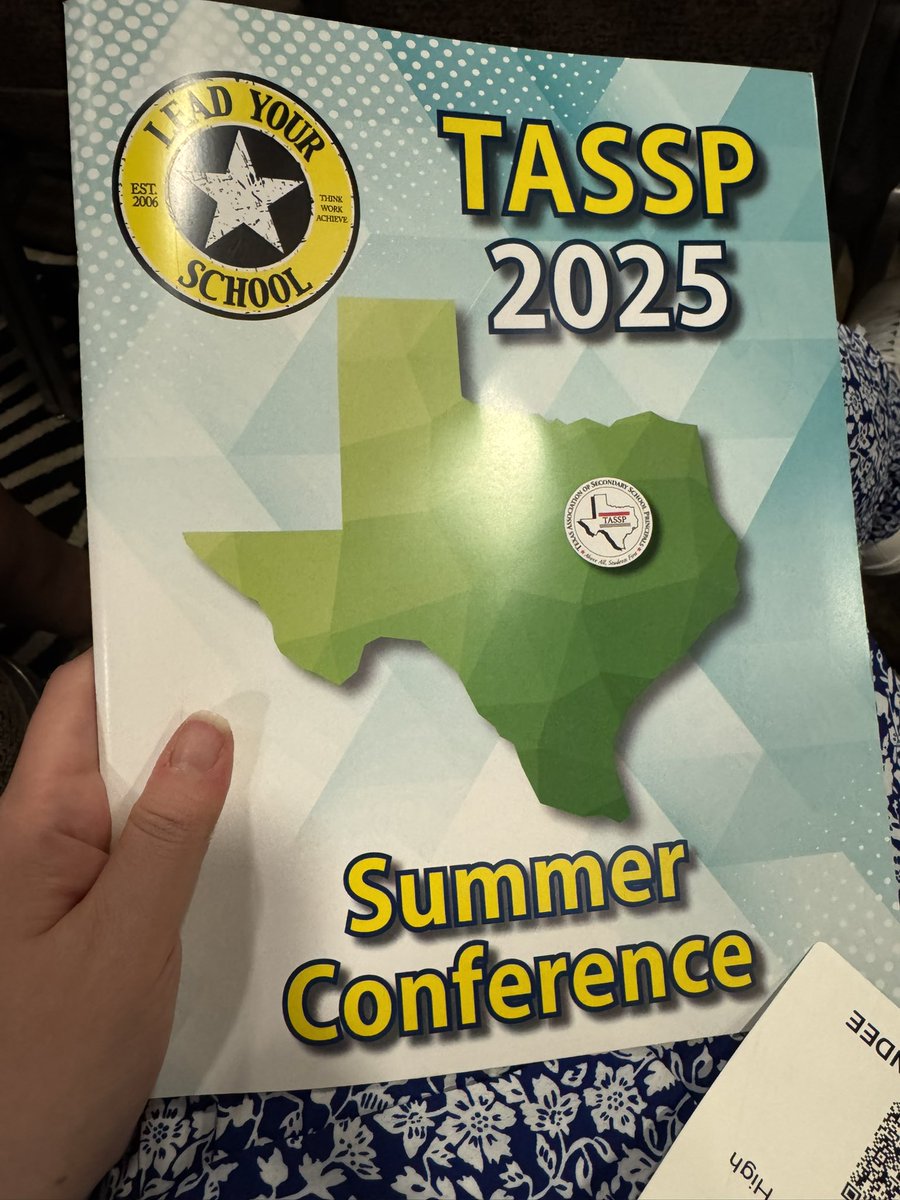 AmandaDanielBio's tweet image. Having the best day of learning at #TASSP! Thank you @IamBranum for encouraging us to go, and @MrLopezRISD for making it happen, it has been a great experience!