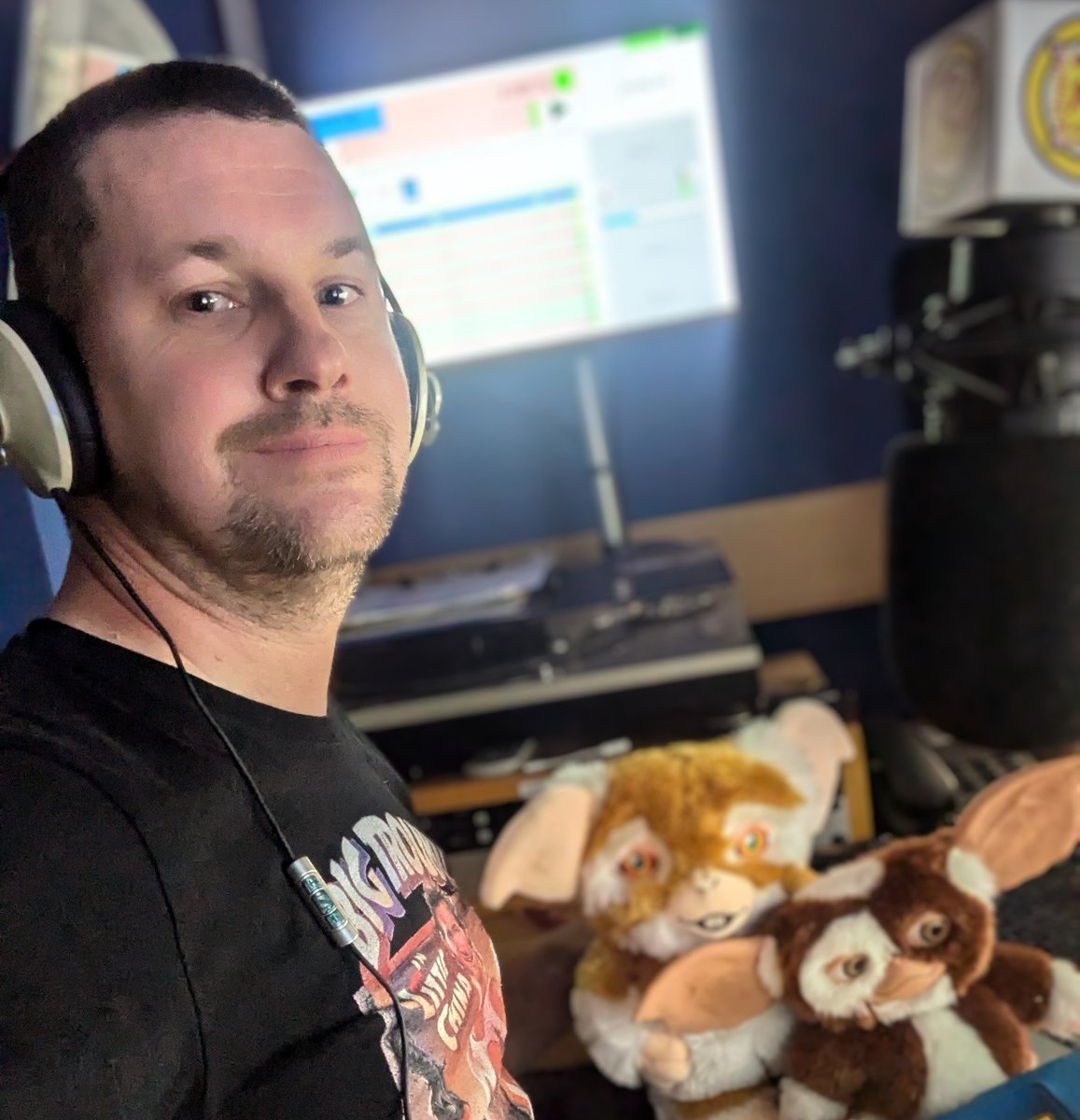 Total 80's the Radio Show with Jonesy (@ilovetotal80s) on Twitter photo Another Wednesday on <a href="/radioglamorgan/">๐ด๓ ง๓ ข๓ ท๓ ฌ๓ ณ๓ ฟ Hospital Radio Glamorgan</a> supported by <a href="/DaringtoDream5/">Daring to Dream</a> it's Total 80's with Jonesy , Westy and the team. We have a quiz, disco, lyrical game and a retro rewind chart #chart #80s Another Wednesday on <a href="/radioglamorgan/">๐ด๓ ง๓ ข๓ ท๓ ฌ๓ ณ๓ ฟ Hospital Radio Glamorgan</a> supported by <a href="/DaringtoDream5/">Daring to Dream</a> it's Total 80's with Jonesy , Westy and the team. We have a quiz, disco, lyrical game and a retro rewind chart #chart #80s