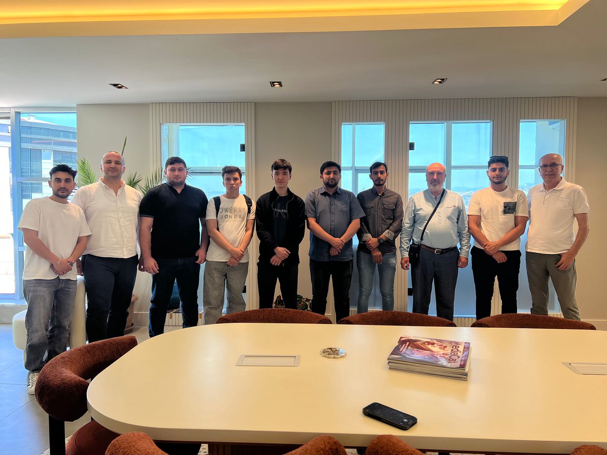 Mühendis adayı öğrencilerimiz ile Vakıf Şube Başkan Yardımcımız Recai Ekmekçi'nin ev sahipliğinde Yazılım Mühendisi Ersin Tayan ile biraraya geldik..
Yazılım, Mühendislik, Yapay zeka ile ilgili verimli interaktif bir buluşma oldu..
#Mühendis #Yazılım #YapayZeka