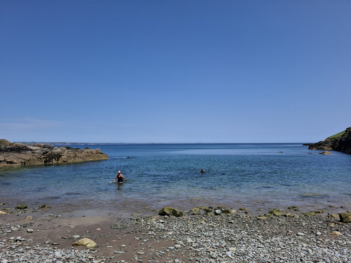 ClancyGallery's tweet image. No place as nice as An Rinn on a day like this!
@ClancyGallery @GaeltachtDeise @VisitWaterford @Waterfordcamino @welovewaterford @IrelandAncient @DiscoverDungarv @VisitDungarvan #ContemporaryIrishArt #TiparmMusicPublishing #RayleenClancy #SeaSwimmingIreland #BlawninClancy