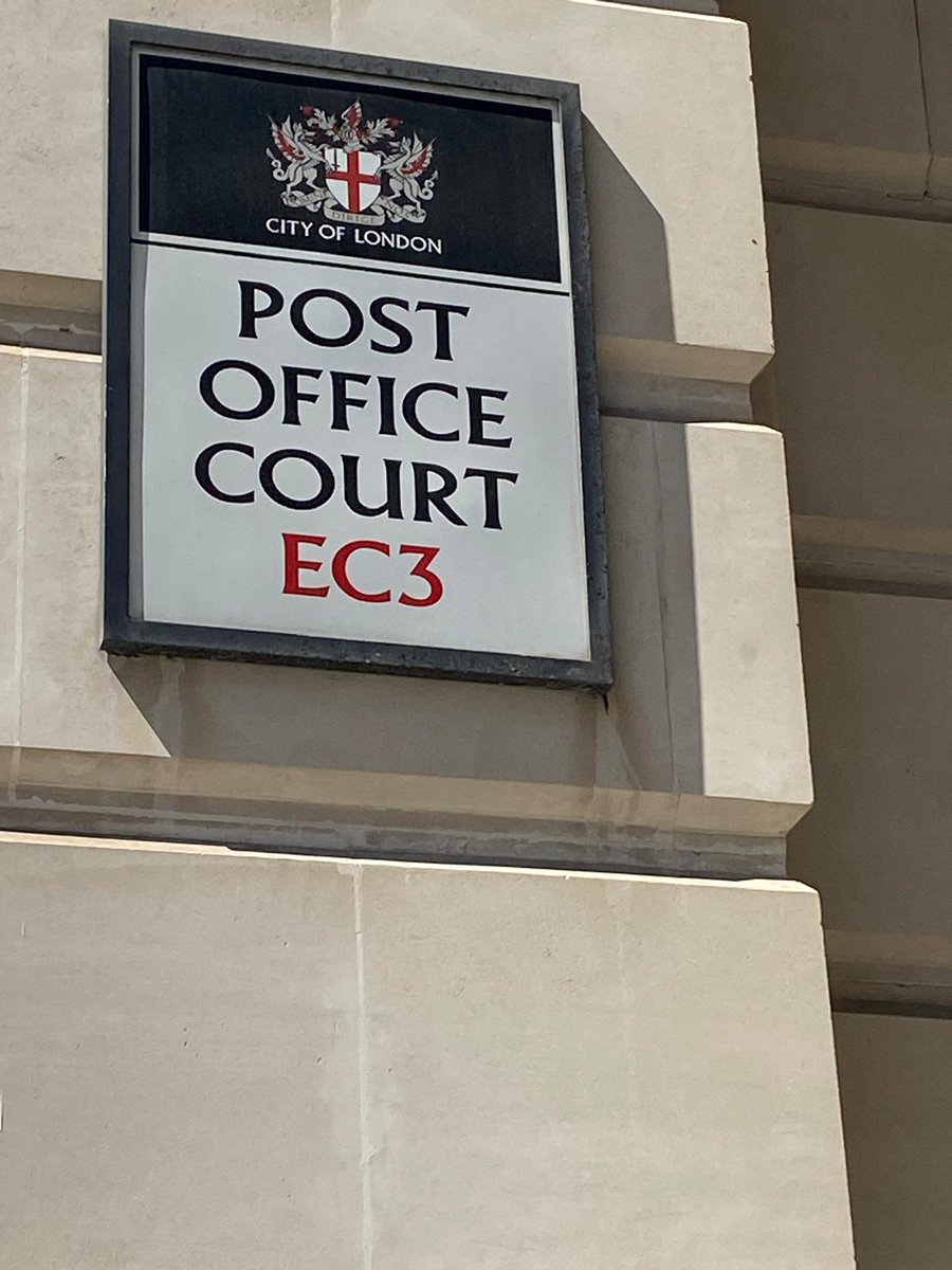 Monsieur Cholet tweet media