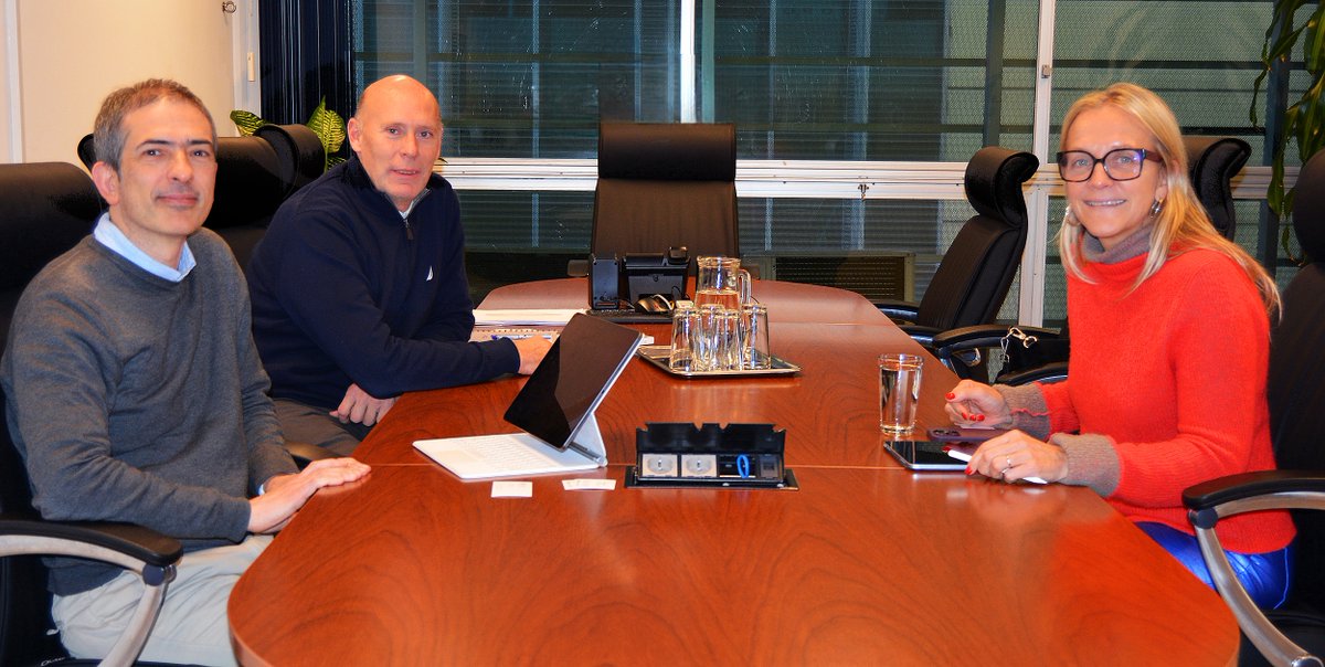 🎥En el marco de la colaboración interinstitucional, CND mantuvo una reunión con la Dirección del Servicio de Comunicación Audiovisual Nacional, en donde se abordaron temas vinculados al fideicomiso vigente entre ambas instituciones.
🔗cnd.org.uy/noticias/reuni…