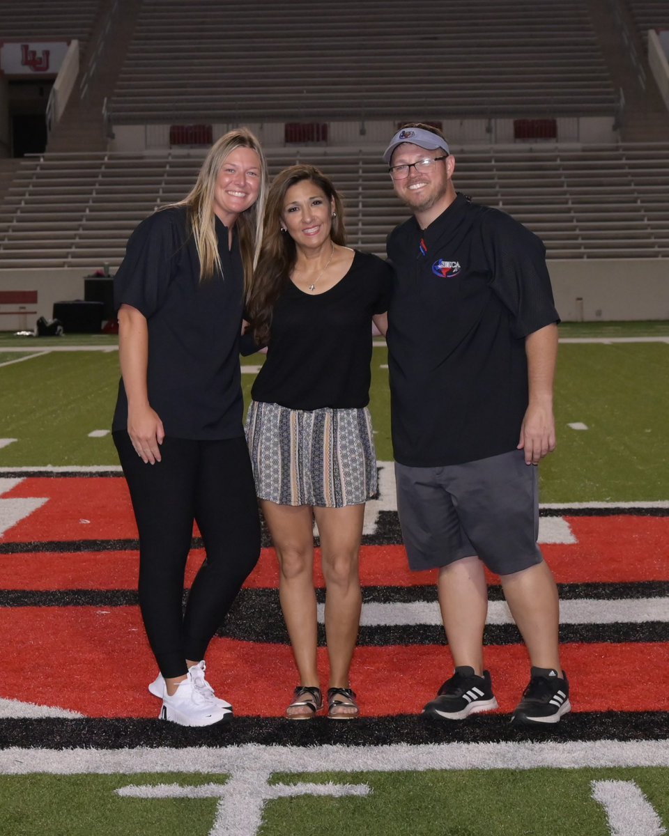 SETCA_Coaches's tweet photo. Congrats again to all the SETCA MVPs for their respective sports for the 2024-2025 school year! Here are the pictures taken honoring them at half time! Please tag and share! #SETCA #MVP https://t.co/dVnCEBAQzV