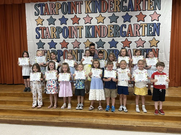 FricanoPrimary's tweet photo. Thank you for celebrating our kindergartners with us this morning! 🎉If you didn't get a chance to tune in, the following link shows a recording: https://t.co/Rh4IsjA8tZ https://t.co/A38cCbgwDx
