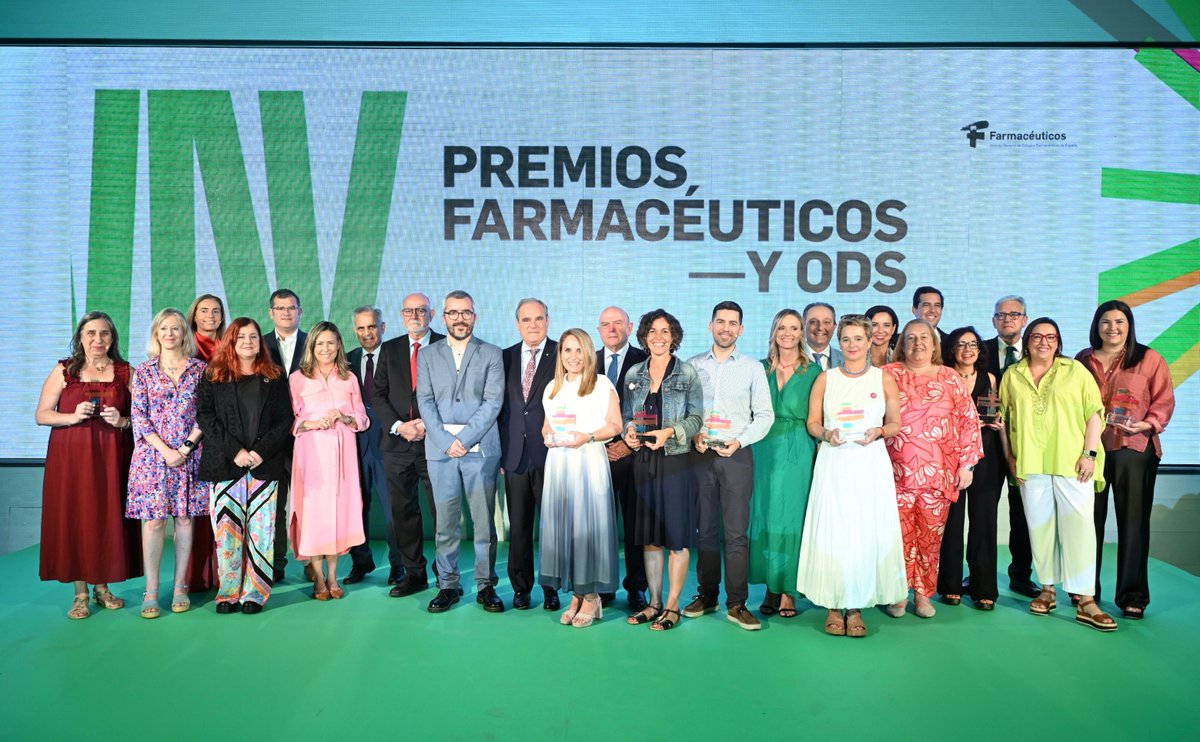 FarmacéuticosSCTenerife (@farmaceuticossc) on Twitter photo 🎖 El compromiso de los farmacéuticos durante la #DANA recibe el galardón especial de los IV Premios a la Innovación Social: #FarmacéuticosyODS.
💚 Los galardones de <a href="/Farmaceuticos_/">Consejo General Colegios Farmacéuticos</a> han reconocido a 15 iniciativas en esta edición.
+info: ow.ly/G5im30sNoe1 🎖 El compromiso de los farmacéuticos durante la #DANA recibe el galardón especial de los IV Premios a la Innovación Social: #FarmacéuticosyODS.
💚 Los galardones de <a href="/Farmaceuticos_/">Consejo General Colegios Farmacéuticos</a> han reconocido a 15 iniciativas en esta edición.
+info: ow.ly/G5im30sNoe1