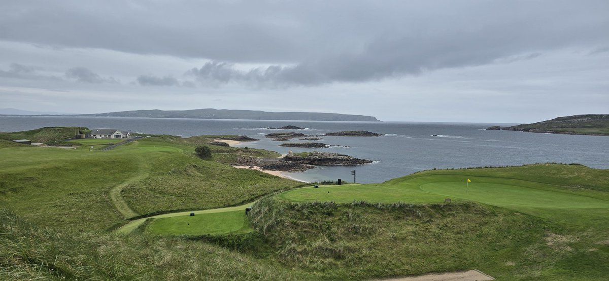 Robin_Down's tweet image. I made it, @pitchmarks - just experienced the delights of Cruit Island. A tad damp but no wind ... proper #golfinthewild