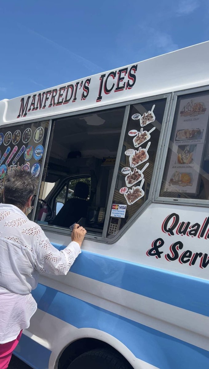 Today I arranged for the ice cream van to stop by our base so the team could treat themselves to a well deserved ice cream after a very busy week for our DN Team 🌞  🍦