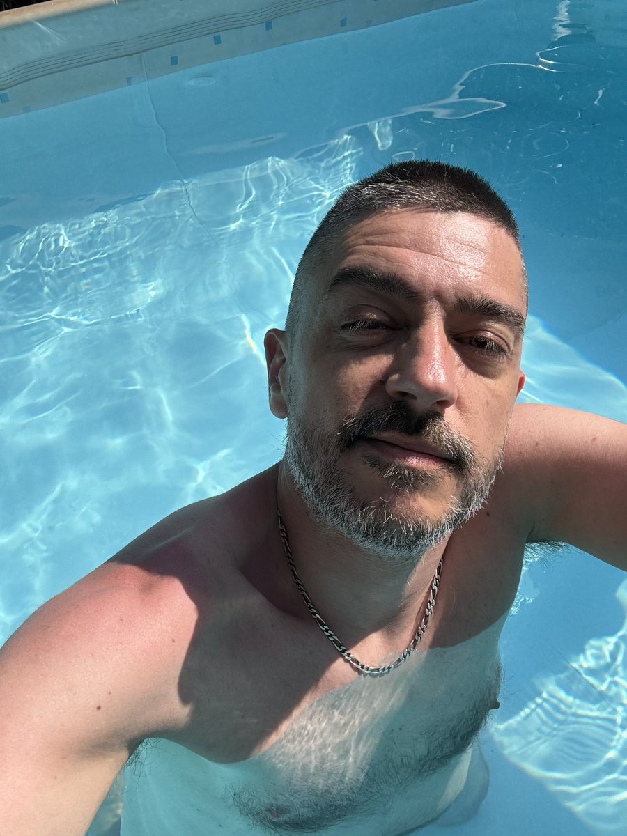 darkzov's tweet image. Qui dit chaleur, dit baignade. Et elle est bonne ! (L’eau)