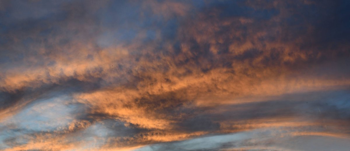 Goitant colors en el cel de <a href="/lasegarra/">La Segarra</a> , gairebé d'estiu #boranit