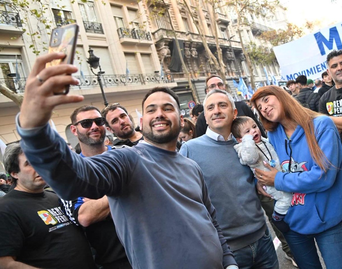 Andrés Larroque (@larroqueandres) on Twitter photo Junto a <a href="/Kicillofok/">Axel Kicillof</a> y los compañeros del <a href="/MOVIMIENTODAF/">Movimiento Derecho al Futuro</a> en una nueva muestra de conciencia popular, en defensa de <a href="/CFKArgentina/">Cristina Kirchner</a> y de nuestro pueblo que sufre la crueldad de <a href="/JMilei/">Javier Milei</a>
🇦🇷✌️ Junto a <a href="/Kicillofok/">Axel Kicillof</a> y los compañeros del <a href="/MOVIMIENTODAF/">Movimiento Derecho al Futuro</a> en una nueva muestra de conciencia popular, en defensa de <a href="/CFKArgentina/">Cristina Kirchner</a> y de nuestro pueblo que sufre la crueldad de <a href="/JMilei/">Javier Milei</a>
🇦🇷✌️