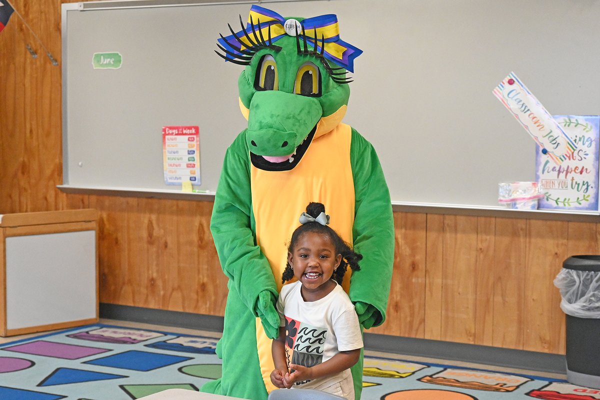 It's always a fun time with Allie the Alligator! The new <a href="/CFISDCOMMPROG/">CFISD COMMUNITY PROGRAMS</a> mascot visited Summer ELC students this morning to share high fives, hugs &amp; smiles! #CFISDspirit 🎉
