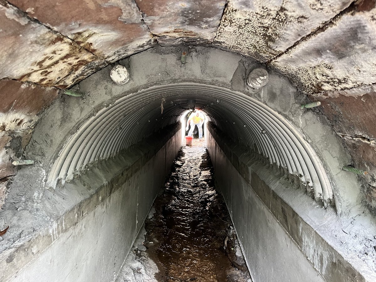 Arch-shaped culverts add a layer of complexity when it comes to rehabilitation. Their unique geometry make traditional sliplining techniques difficult or even impossible. Learn how we’re tackling arch culvert rehab head-on: hubs.ly/Q03sF7PH0
#TrenchlessTechnology #Contech