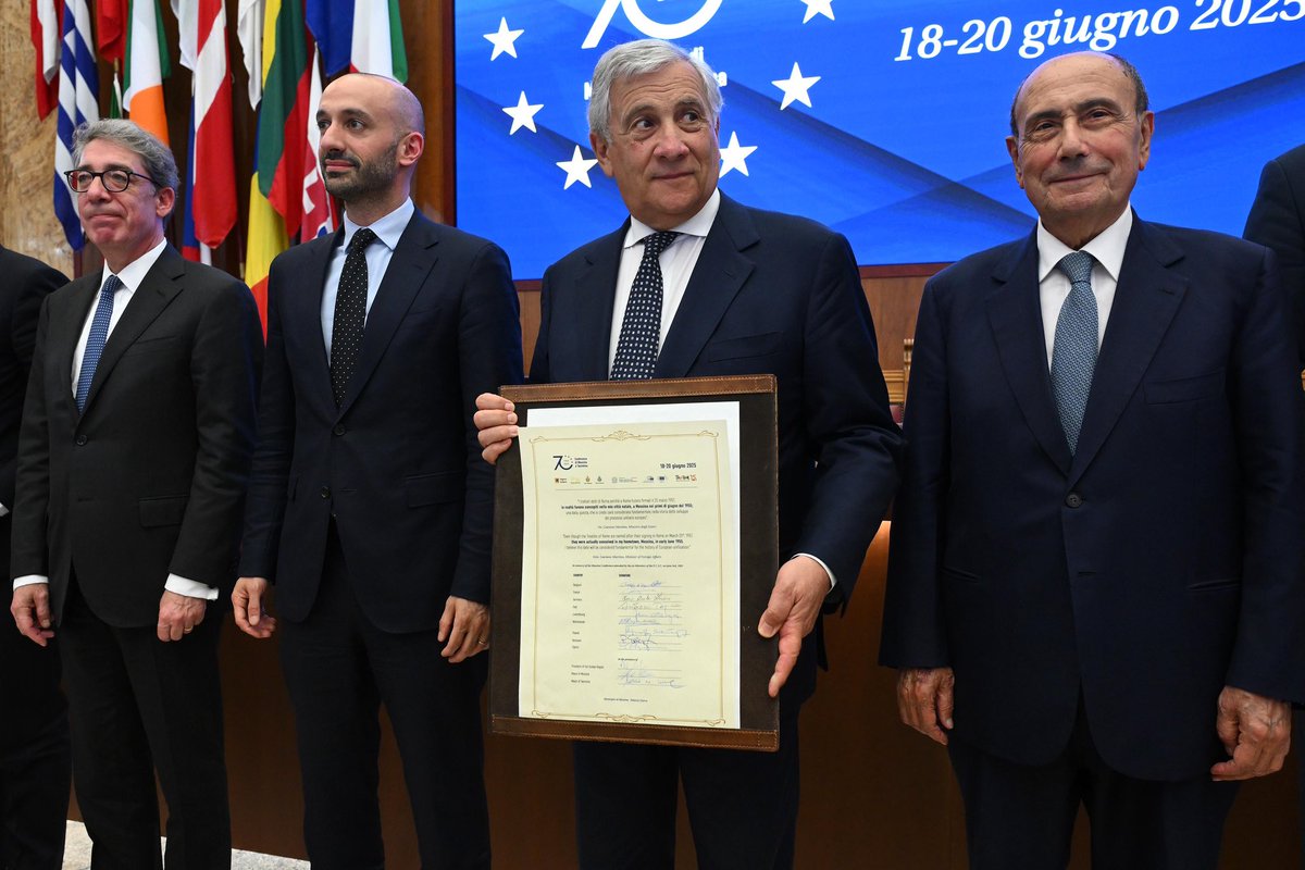 Oggi a Palazzo Zanca celebriamo i 70 anni della Conferenza di Messina e Taormina. Grazie alla straordinaria intuizione di Gaetano Martino ci fu il passaggio storico per la nascita dell’Unione Europea, sancita poi con i trattati di Roma del 1957. Il coraggio e la visione di grandi