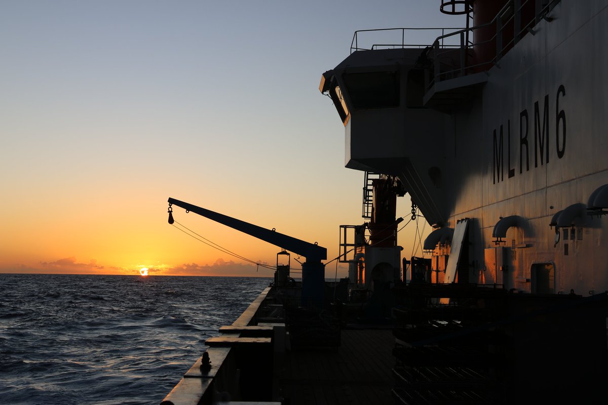 arianwenherbert's tweet photo. 5000L of seawater, 4000 nautical miles, 47 days at sea, 35 experiments, 21 scientists investigating the role of marine plankton in the global carbon cycle 🌎 Read more: https://t.co/eGDRclgRYb

@challengersoc #marinebiology #oceanography #climatechange #plankton https://t.co/9Plqhr1hoA