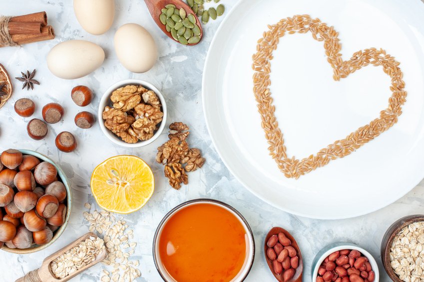 🧬 ¿Son beneficiosos los ácidos grasos omega-6?
Una revisión sistemática y metaanálisis sugiere que un mayor consumo de omega-6 se asocia con menor riesgo de enfermedades cardiovasculares, cáncer de pulmón y próstata, y menor mortalidad en población sana.📚finut.org/acidos-grasos-…
