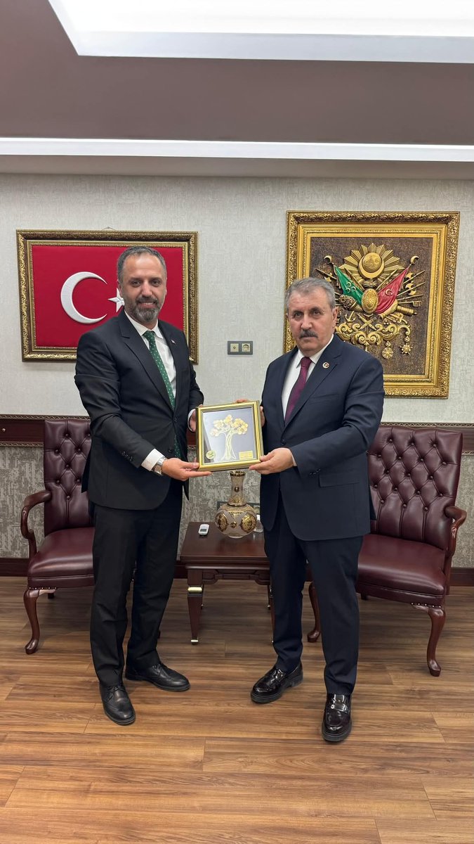 Dernek Heyetimizden Büyük Birlik Partisi'ne Ziyaret

Dernek Başkanımız Hüsrev Emin ve beraberindeki heyet, Ankara’da Büyük Birlik Partisi (BBP) Genel Başkanı Sn. Mustafa Destici ve Genel Başkan Yardımcısı Sn. Türker Yörükçüoğlu ile bir görüşme gerçekleştirdi.