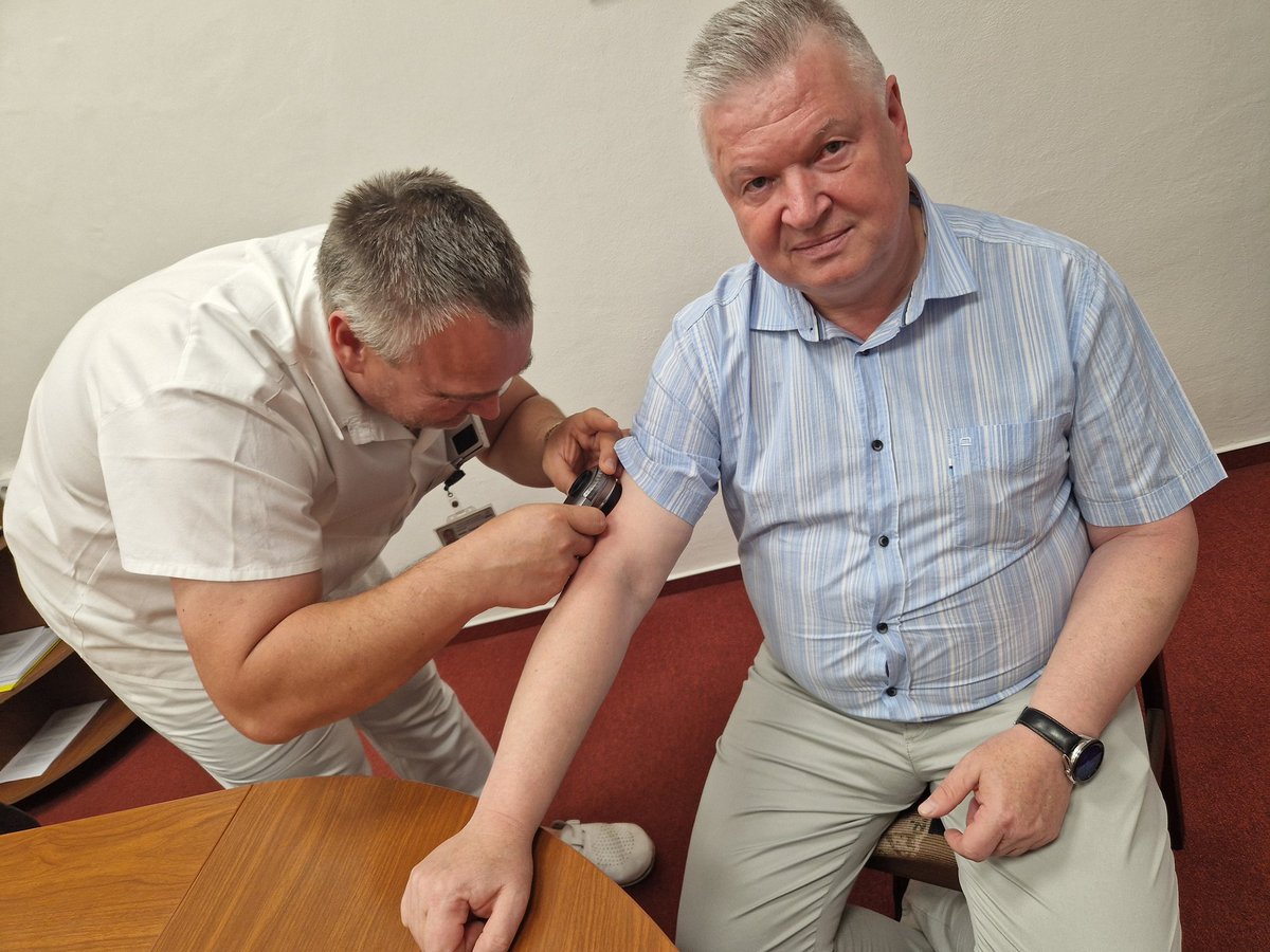 👨‍⚕️ Ve spolupráci s <a href="/uvn_praha/">ÚVN Praha</a> jsme dnes uspořádali preventivní vyšetření mateřských znamének pro naše zaměstnance přímo na pracovišti. Měli tak možnost konzultace přímo s primářem Dermatovenerologického oddělení plk. MUDr. Zdeňkem Antalem. Děkujeme. 

#prevence #rakovinakuze