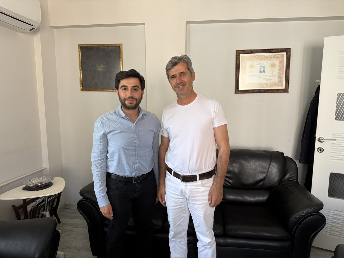 Seçim işleri birimimizle birlikte değerli avukatlarımızı ziyaret ettik.

Güzel bir sohbet, güçlü bir birliktelik…

Her alanda omuz omuza, aynı hedefe!
⚖️