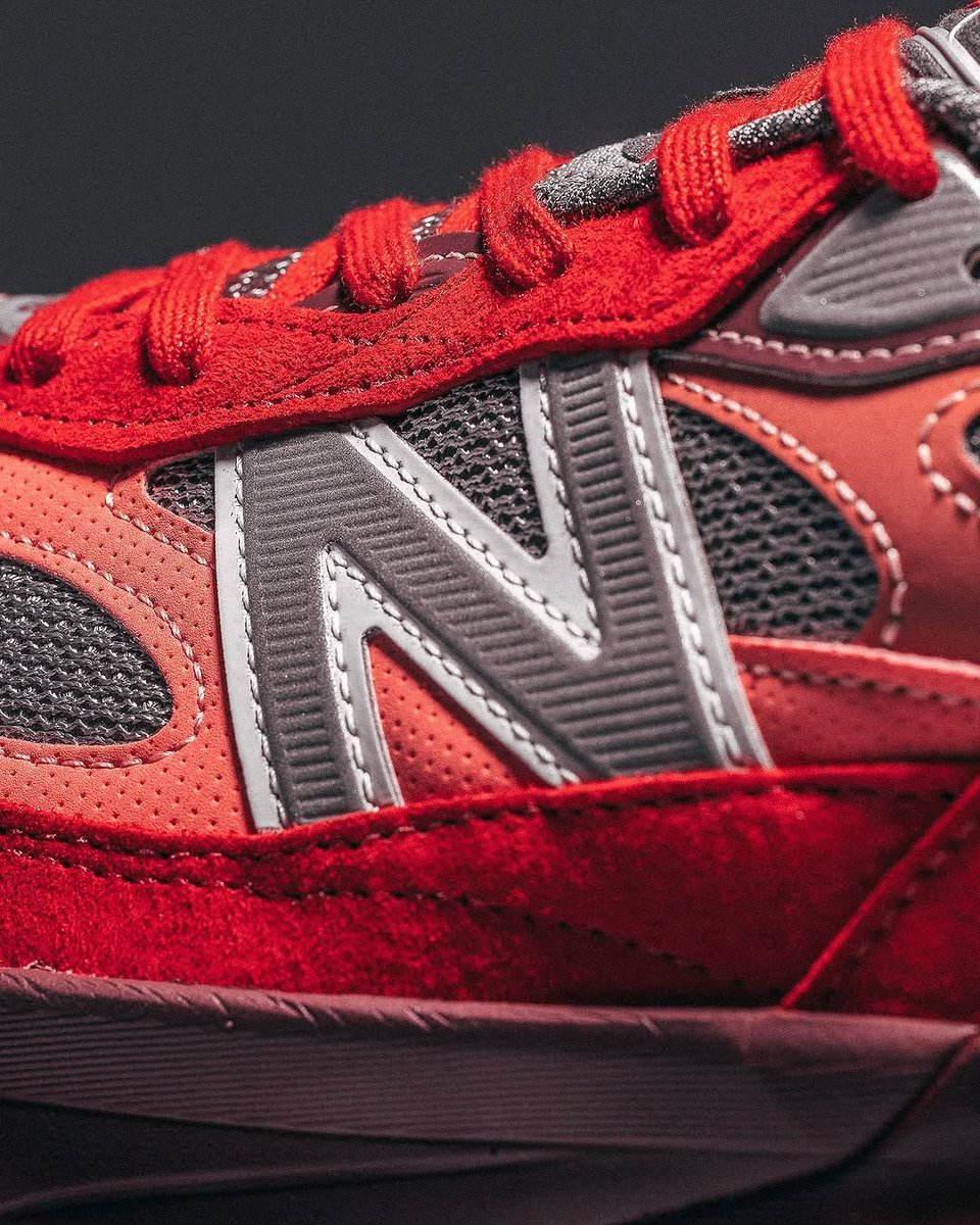 JustFreshKicks tweet media