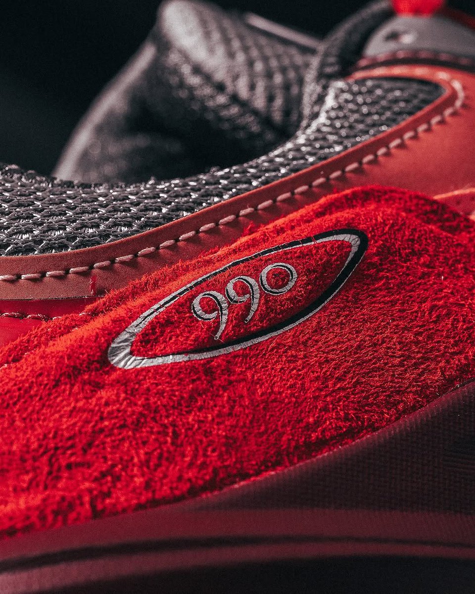 JustFreshKicks tweet media