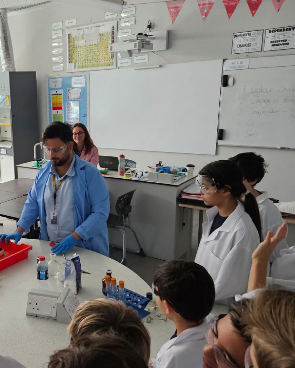 ArcadiaSch's tweet image. Sparks of curiosity! Our Year 7 scientists explored exciting chemical reactions under the careful guidance of their teacher—learning, experimenting, and watching science come to life, one reaction at a time!
#ScienceInAction #FutureScientists #HandsOnLearning #Chemistry