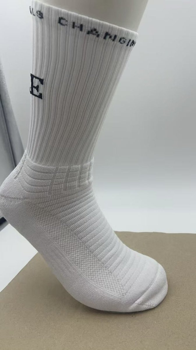 ChangingRoomEst's tweet image. 🚨2 Weeks to Go - 0.2 Grip Socks
Designed & engineered by professional athletes for performance
what’s new in Version 0.2?
✅ Breathable mesh panels for max airflow
✅ Extra padding in the lace and ankle zones for added comfort
✅ Reinforced toe padding for durability & support