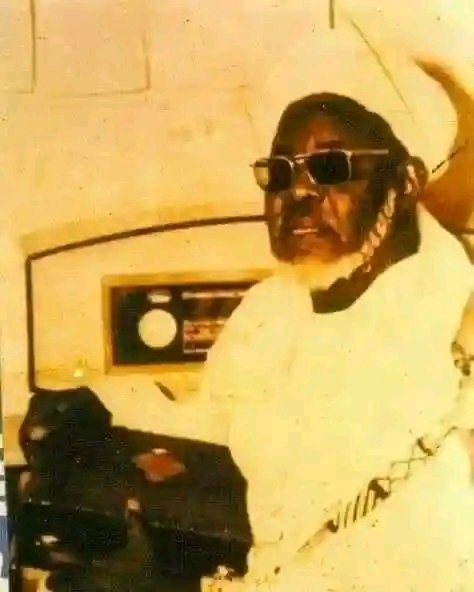 "People who are distant from Allah, be He blessed and exalted, only pay attention to wealth and popularity. 
They think that people who have these two are the only ones who deserve leadership." 

Shaikh Ibrahim Niass R.T.A